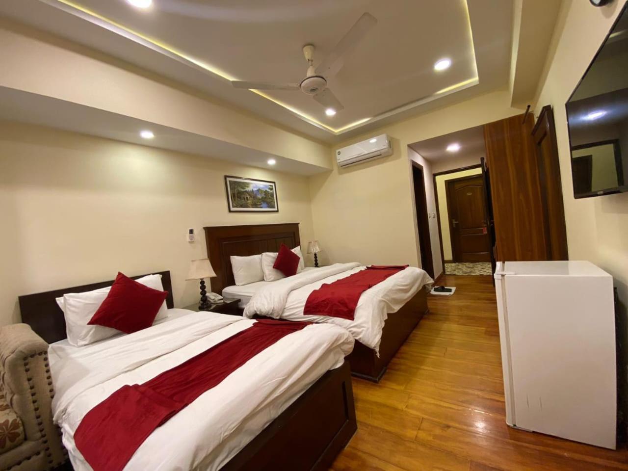 Hotel Diplomat İslamabad Dış mekan fotoğraf