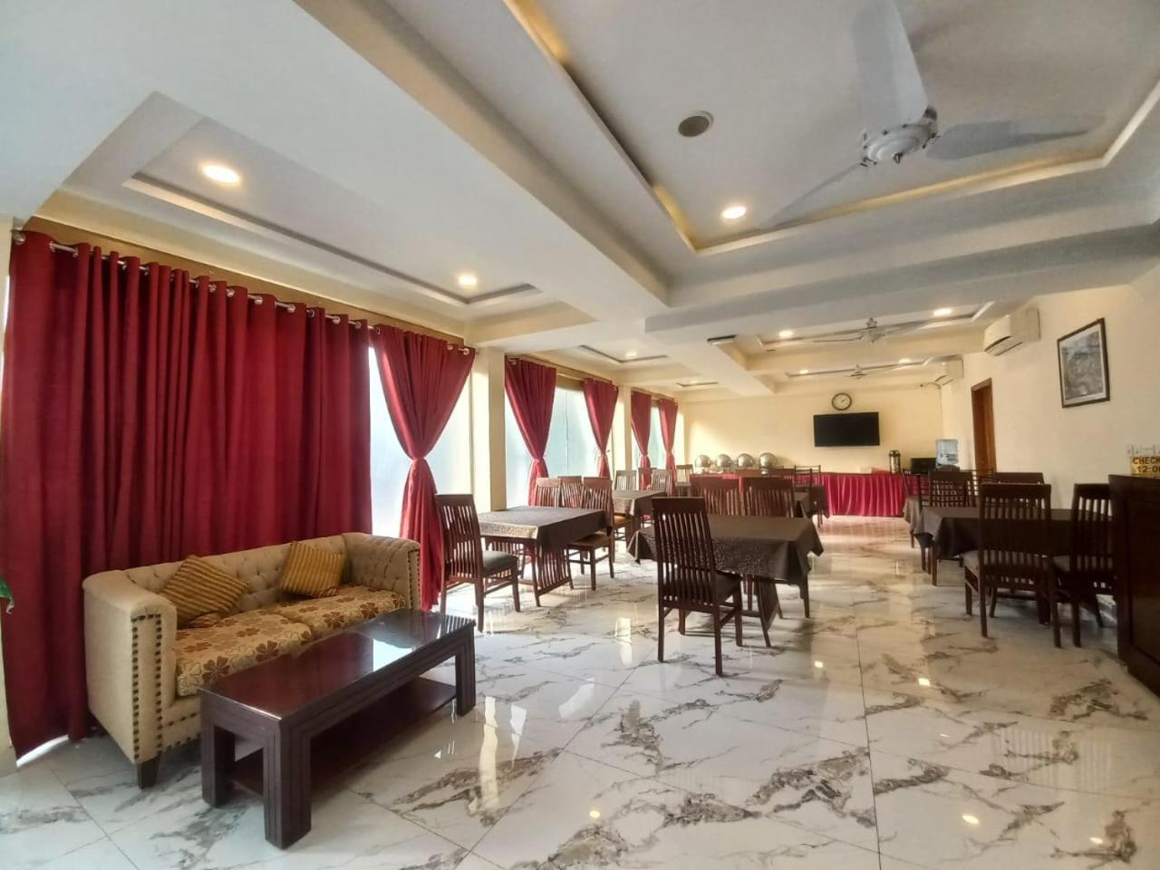 Hotel Diplomat İslamabad Dış mekan fotoğraf