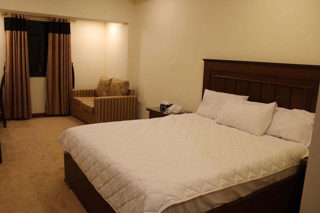 Hotel Diplomat İslamabad Dış mekan fotoğraf
