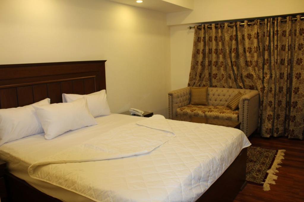 Hotel Diplomat İslamabad Dış mekan fotoğraf