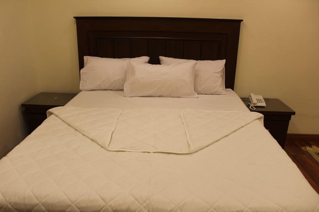 Hotel Diplomat İslamabad Dış mekan fotoğraf