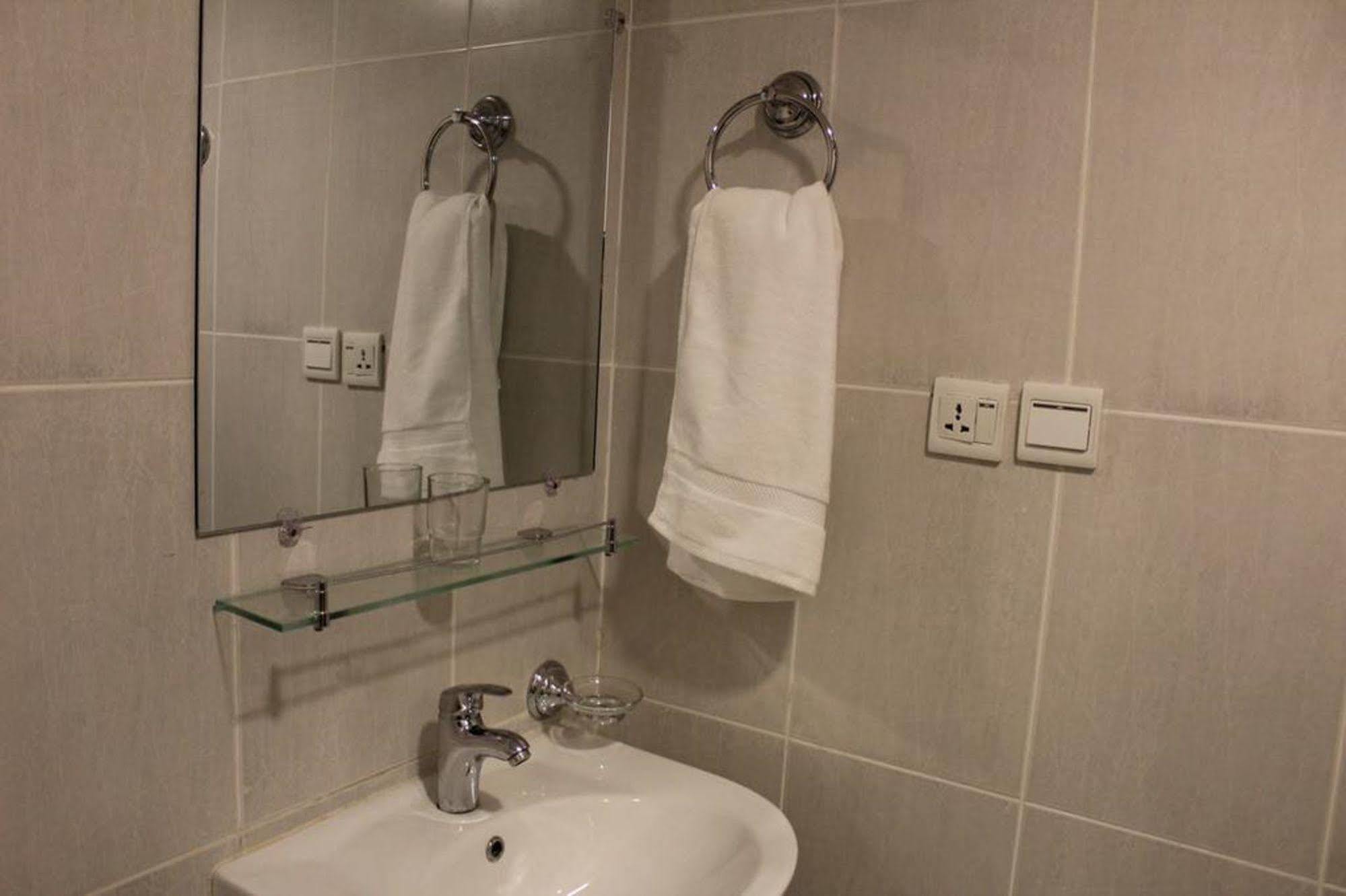 Hotel Diplomat İslamabad Dış mekan fotoğraf