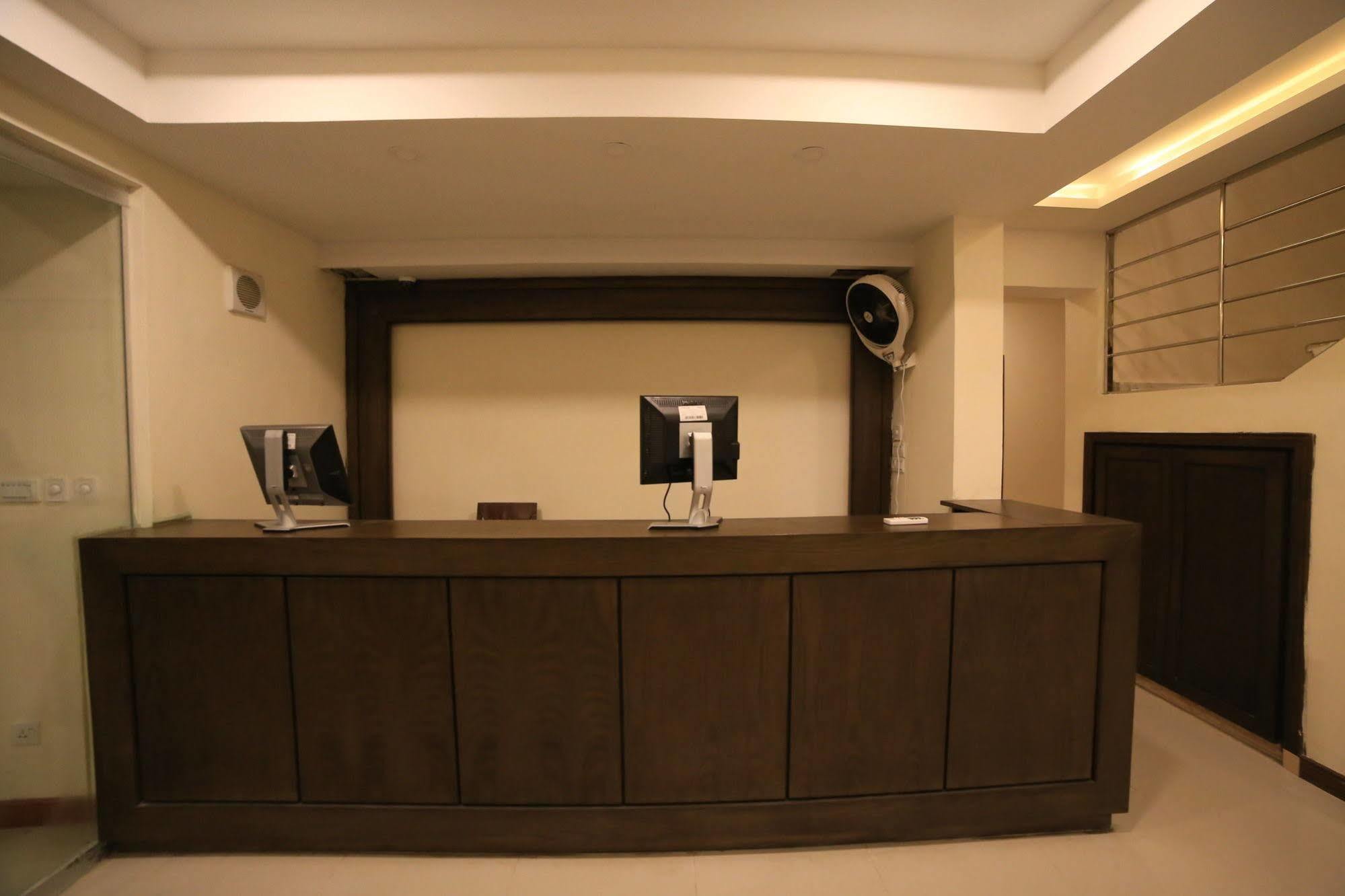 Hotel Diplomat İslamabad Dış mekan fotoğraf