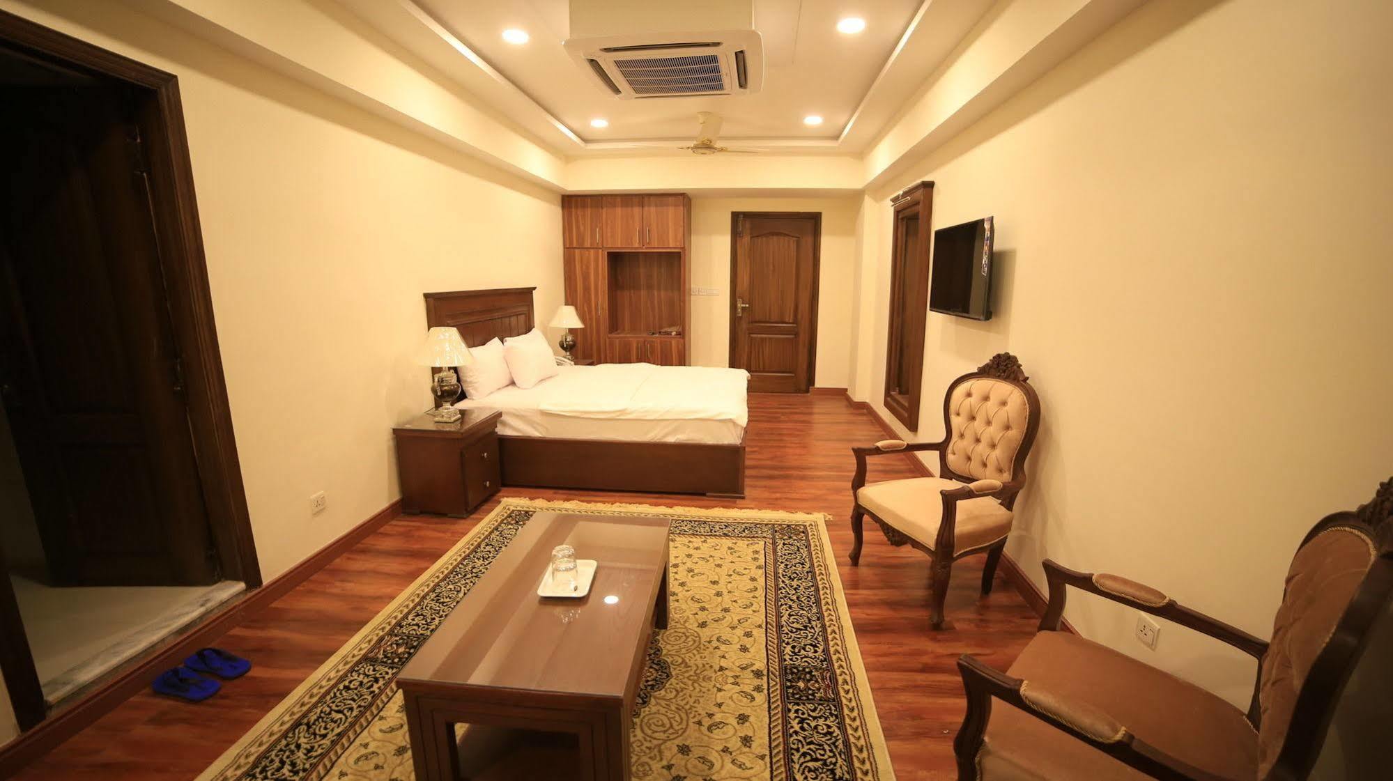 Hotel Diplomat İslamabad Dış mekan fotoğraf