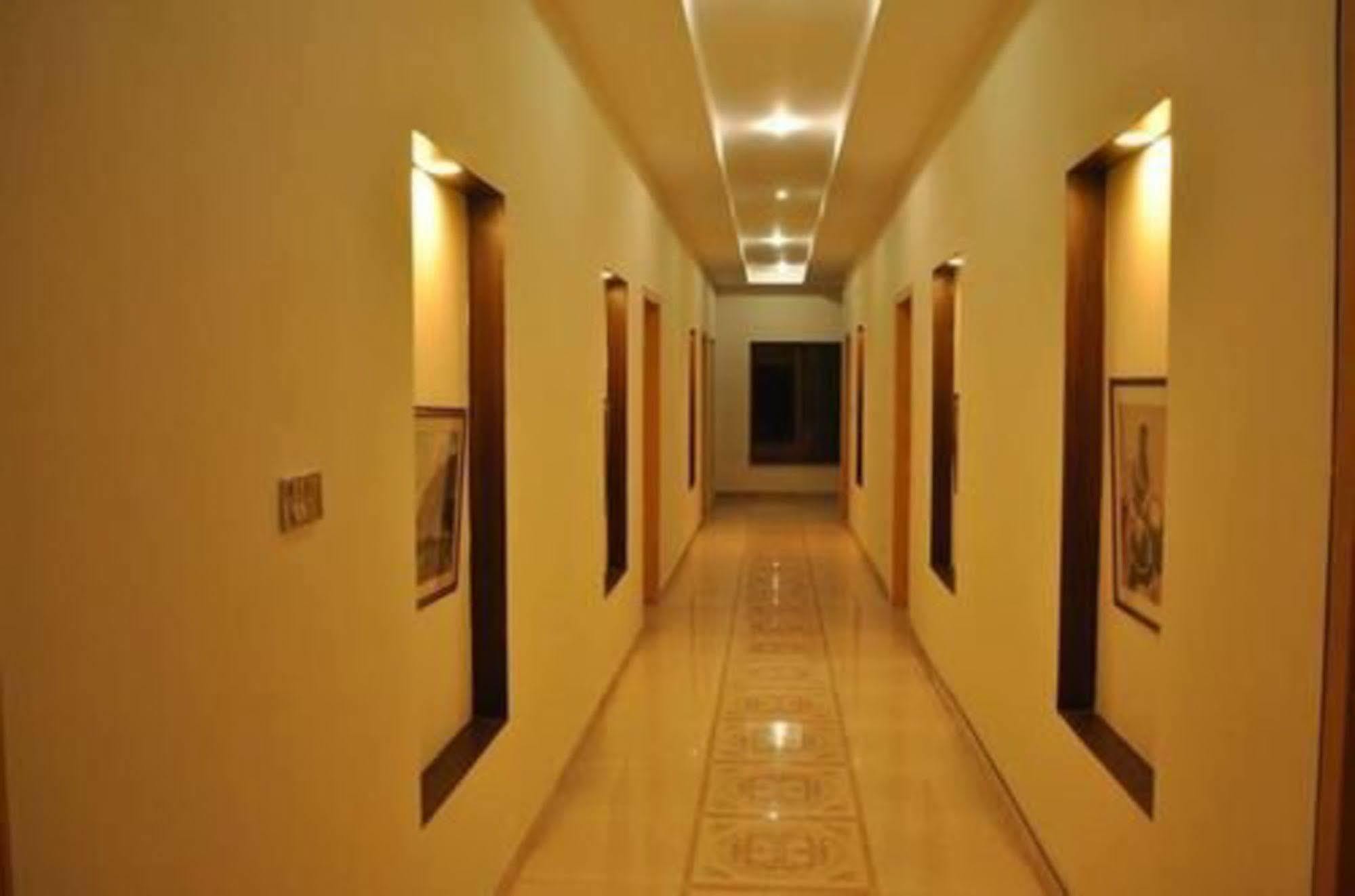 Hotel Diplomat İslamabad Dış mekan fotoğraf