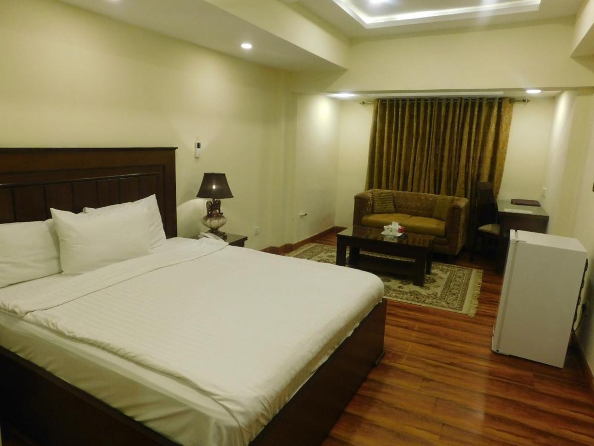 Hotel Diplomat İslamabad Dış mekan fotoğraf
