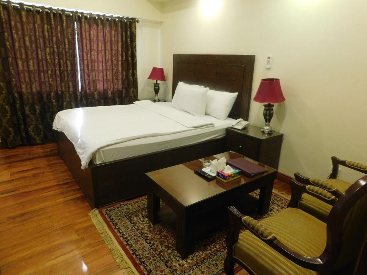 Hotel Diplomat İslamabad Dış mekan fotoğraf