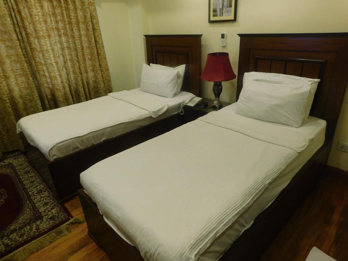 Hotel Diplomat İslamabad Dış mekan fotoğraf