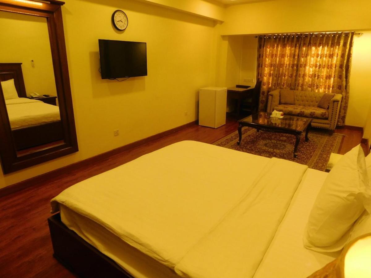 Hotel Diplomat İslamabad Dış mekan fotoğraf