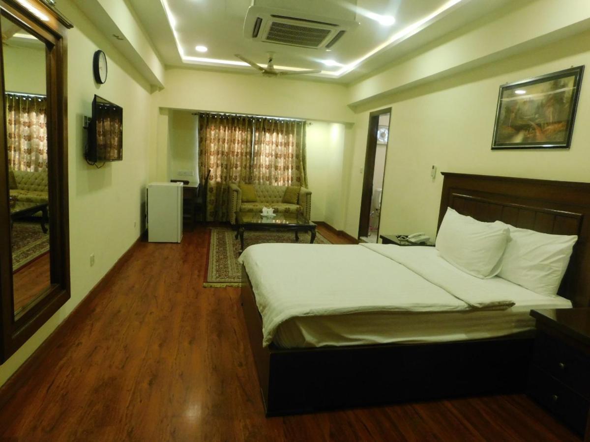 Hotel Diplomat İslamabad Dış mekan fotoğraf